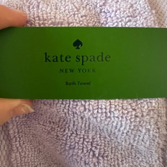 Kate Spade New York Scallop Pleat Bath Towel in frozen lilac/light purple nwt - Picture 5 of 9